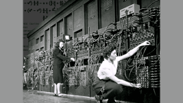 İlk elektrikli bilgisayar ENIAC