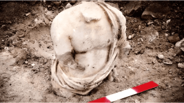 Istanbulda Yillik Bir Heykel Bulundu